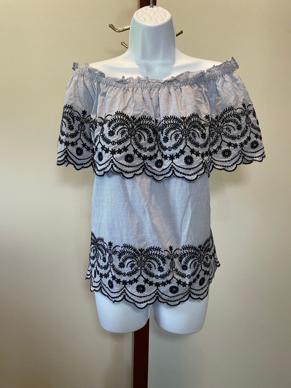 Q&A Off‑The‑Shoulder Light Blue Pinstripe Embroidered Top Size M Cotton Blend